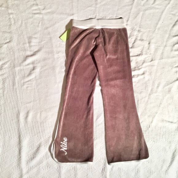 NWT Girls Size S Nike Soft Velour Like Pants $34 NEW! - Picture 2 of 5